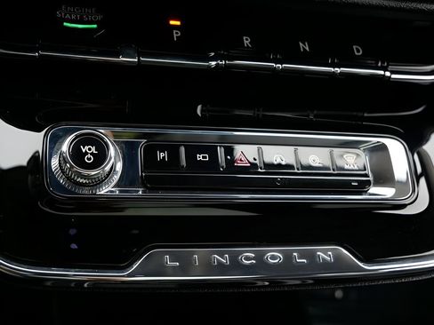 Used 2025 Lincoln Corsair AWD w/ Equipment Group 101A image 25