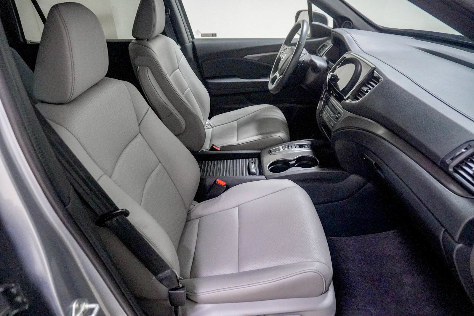 Used 2023 Honda Passport EX-L image 32