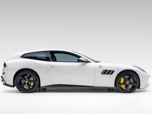 Certified 2017 Ferrari GTC4Lusso AWD/4WD image 5