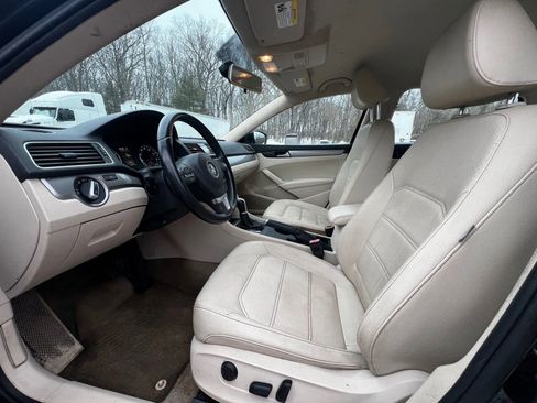 Used 2015 Volkswagen Passat 1.8T Limited Edition FWD image 9