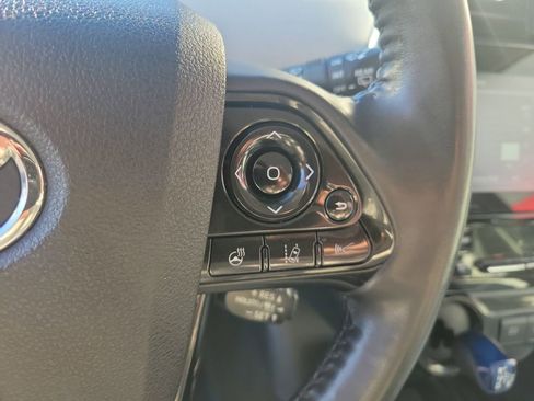 Used 2021 Toyota Prius XLE image 5