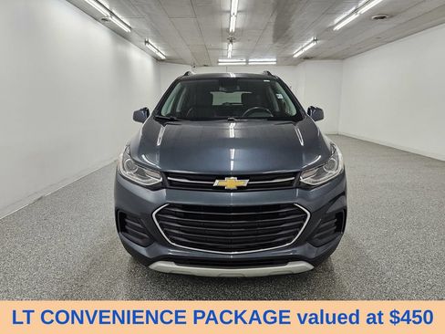 Used 2022 Chevrolet Trax LT w/ LT Convenience Package AWD/4WD image 2