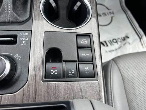 Used 2024 Toyota Highlander Platinum AWD/4WD image 17