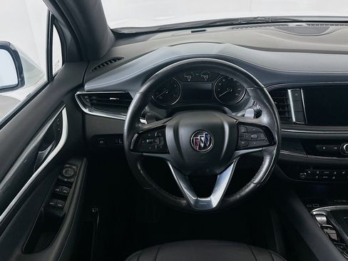 Used 2023 Buick Enclave Essence image 18