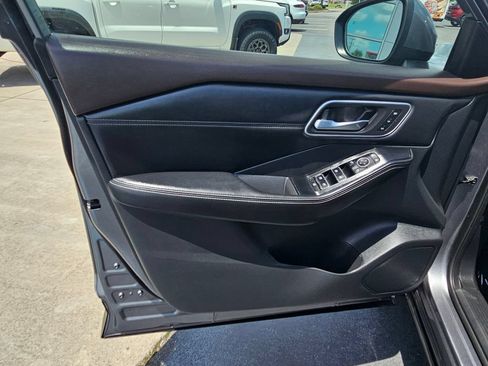 Certified 2021 Nissan Rogue SL w/ Premium Package AWD/4WD image 17