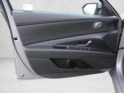 New 2025 Hyundai Elantra SEL FWD image 12