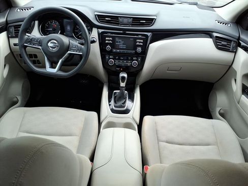 Used 2018 Nissan Rogue Sport SV image 17