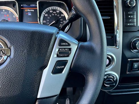 Used 2019 Nissan Titan SV image 24