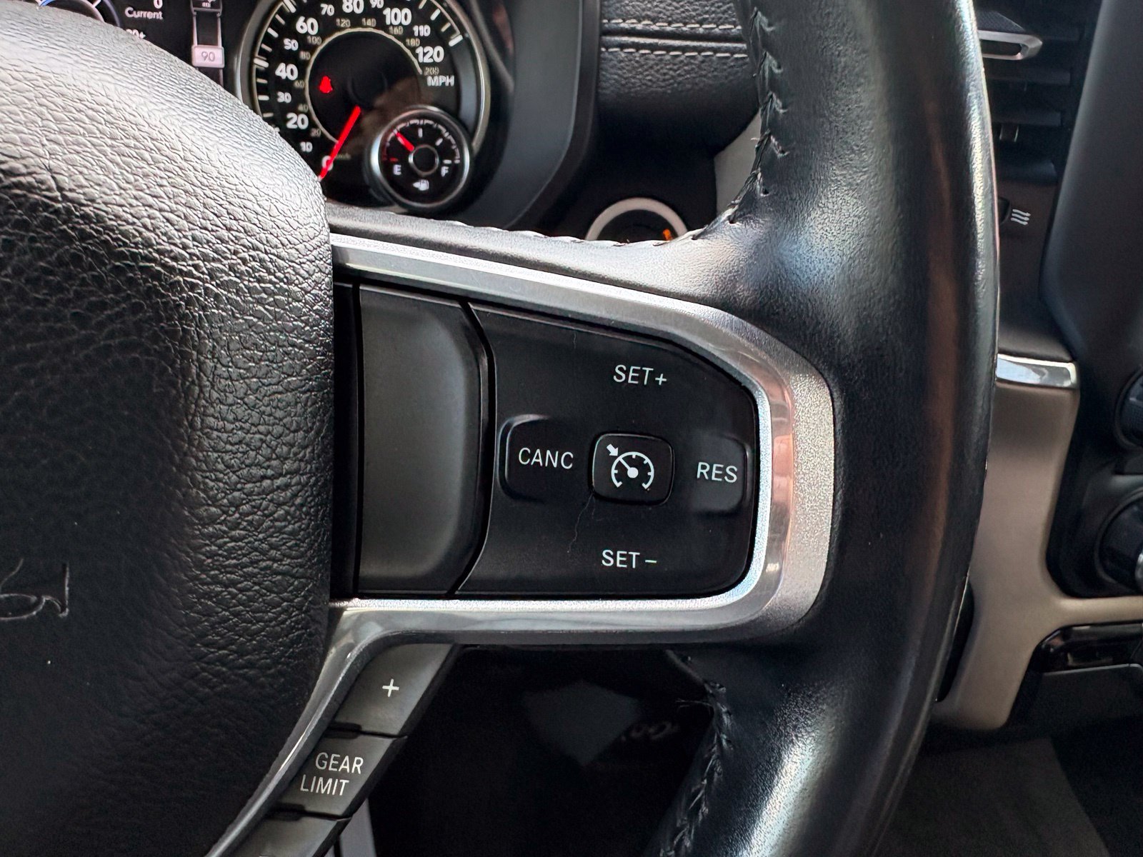 Used 2022 RAM 1500 Laramie AWD/4WD image 45