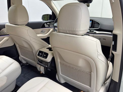 Used 2023 Mercedes-Benz GLS 450 4MATIC image 38