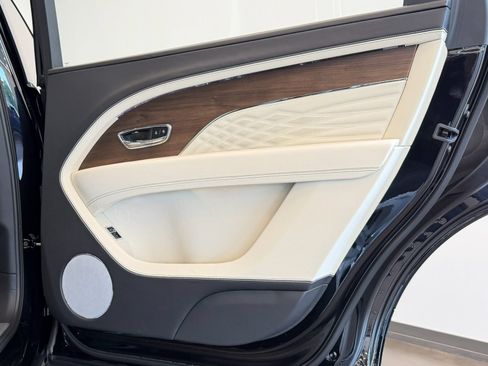 New 2026 Bentley Bentayga Extended Wheelbase AWD/4WD image 39