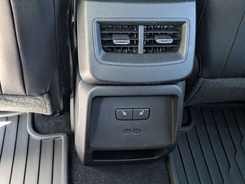 New 2026 Chevrolet Equinox EV LT w/ Convenience Package II FWD image 29