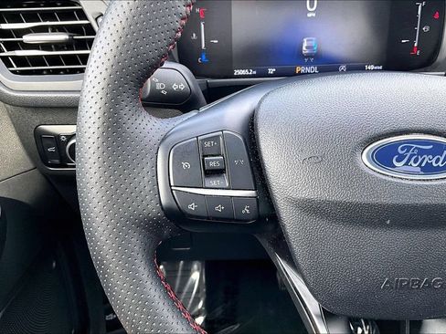 Certified 2025 Ford Escape ST-Line Select AWD/4WD image 17