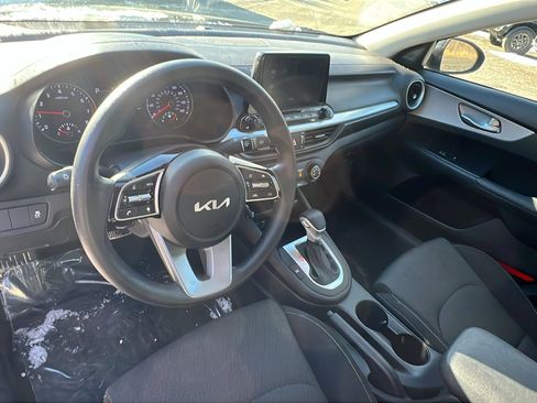 Used 2023 Kia Forte LX image 24