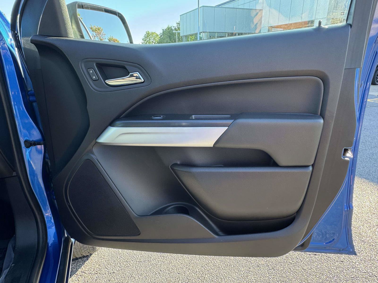 Used 2018 Chevrolet Colorado LT AWD/4WD image 8