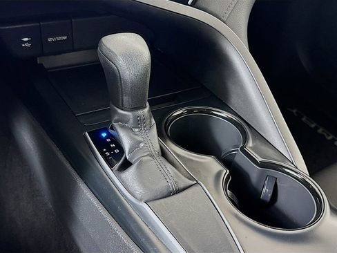 Used 2018 Toyota Camry LE image 15