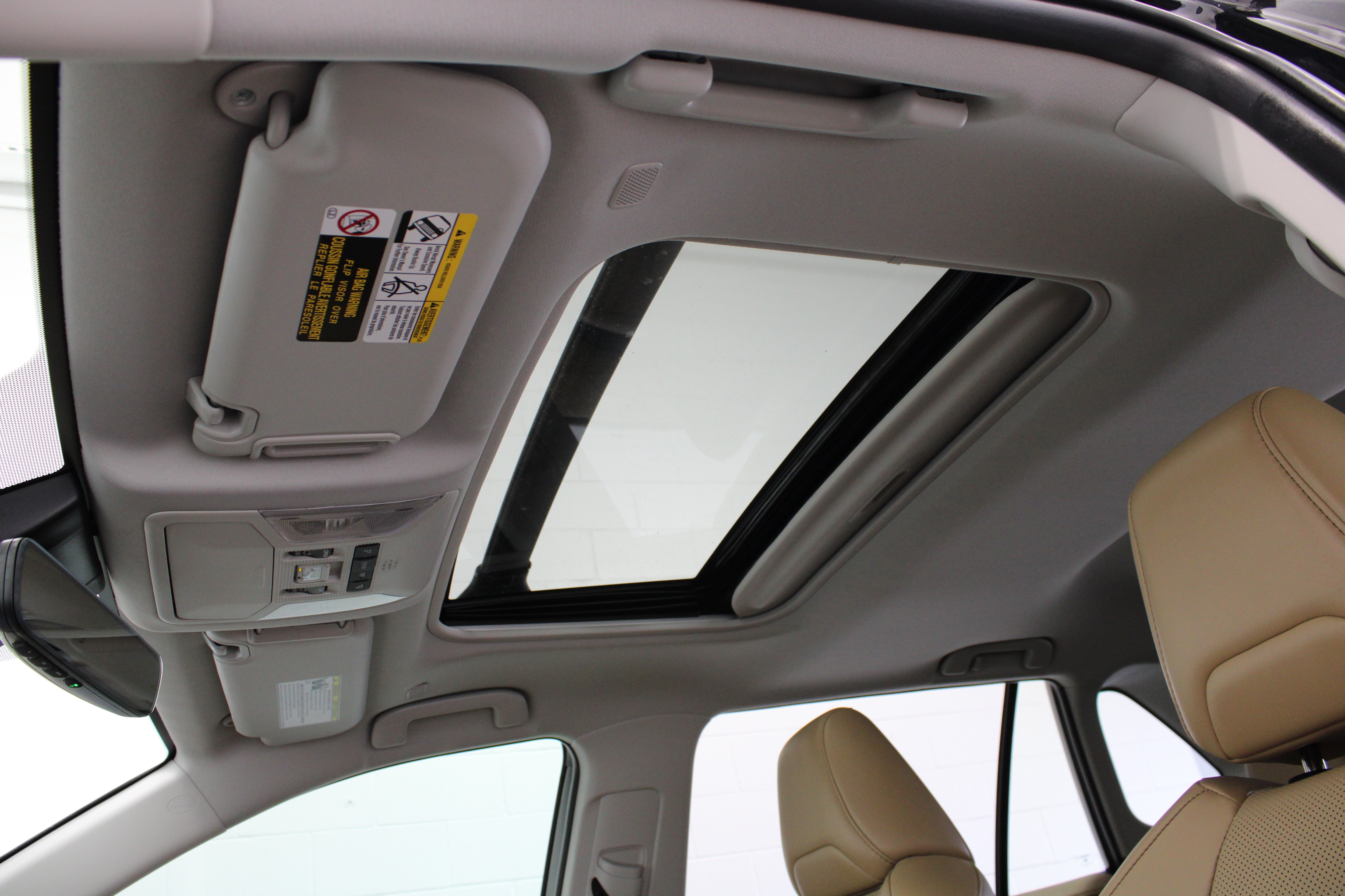 Used 2025 Toyota RAV4 Limited FWD image 27