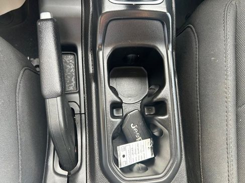 Used 2023 Jeep Gladiator Sport AWD/4WD image 23