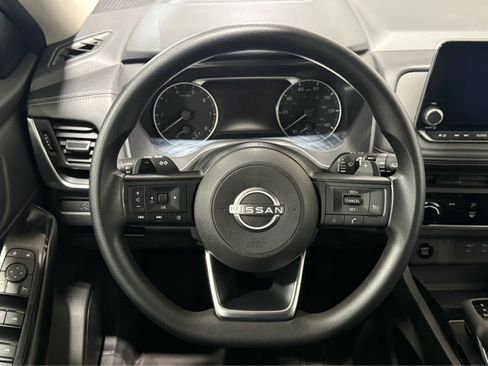 Used 2024 Nissan Rogue S AWD/4WD image 17
