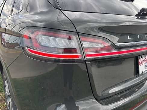 Used 2022 Lincoln Nautilus Reserve AWD/4WD image 9