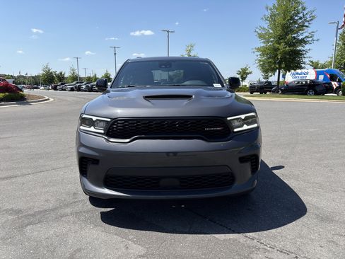 Certified 2024 Dodge Durango GT image 3