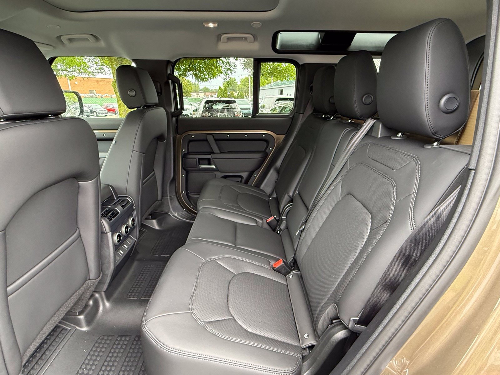 New 2026 Land Rover Defender 110 S AWD/4WD image 15