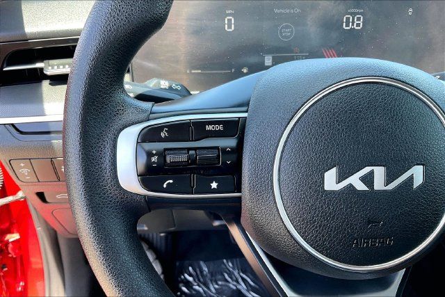Used 2025 Kia K5 LXS FWD image 18
