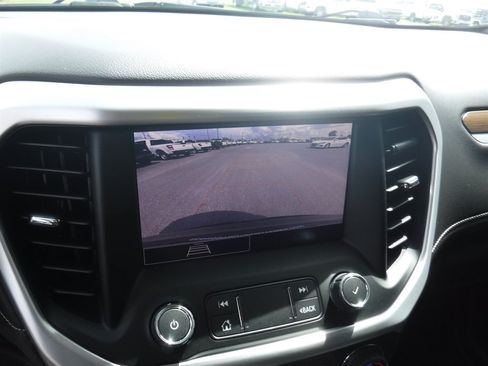 Used 2022 GMC Acadia SLE FWD image 17