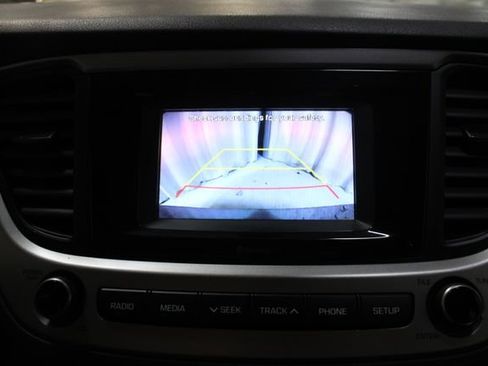 Used 2021 Hyundai Accent SE FWD image 3