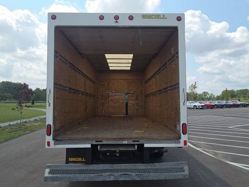 Used 2023 Ford E-450 and Econoline 450 Super Duty RWD image 10