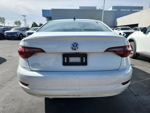 Used 2019 Volkswagen Jetta image 4