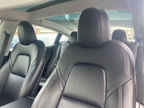 Used 2023 Tesla Model 3 Standard Range image 11