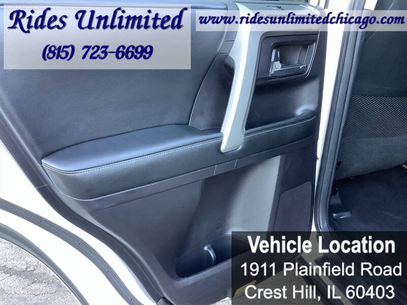 Used 2014 Toyota 4Runner SR5 AWD/4WD image 28
