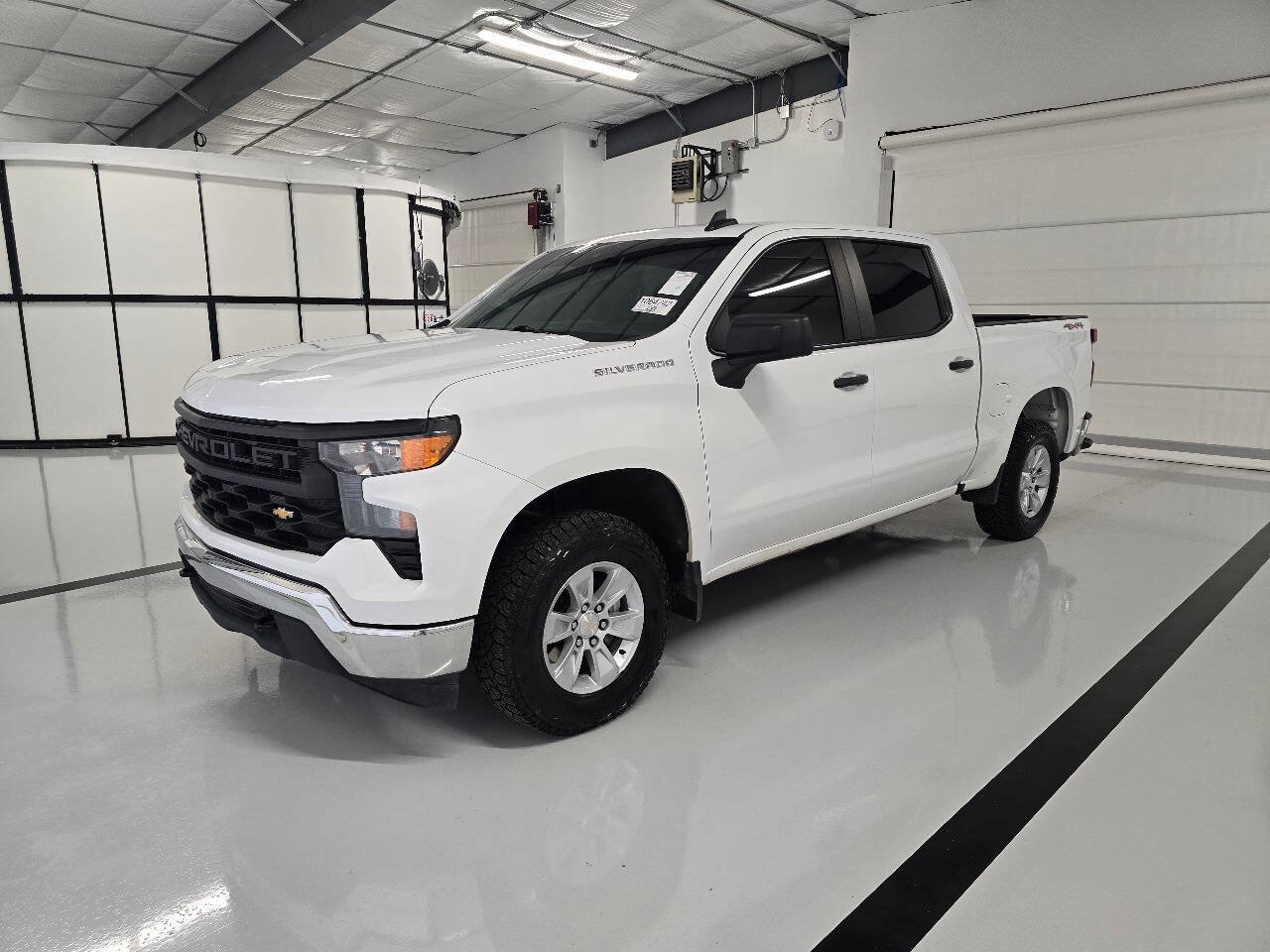 Used 2024 Chevrolet Silverado 1500 W/T w/ Trailering Package AWD/4WD image 3