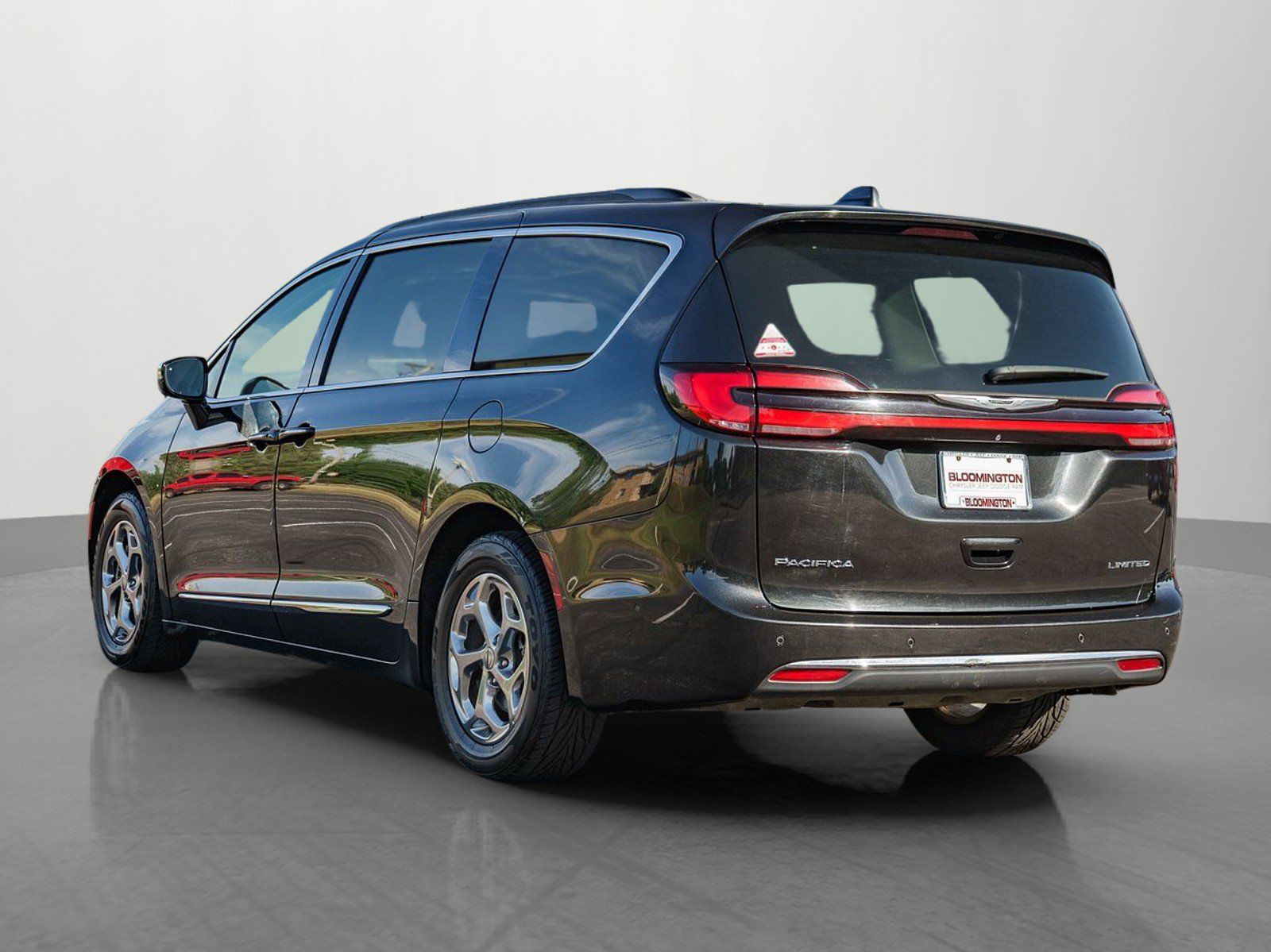 Used 2022 Chrysler Pacifica Limited FWD image 5
