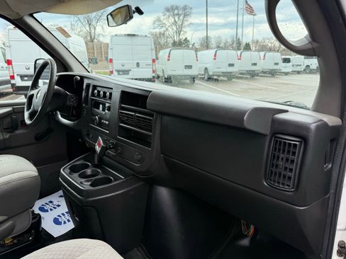 Used 2012 Chevrolet Express 1500 RWD image 6