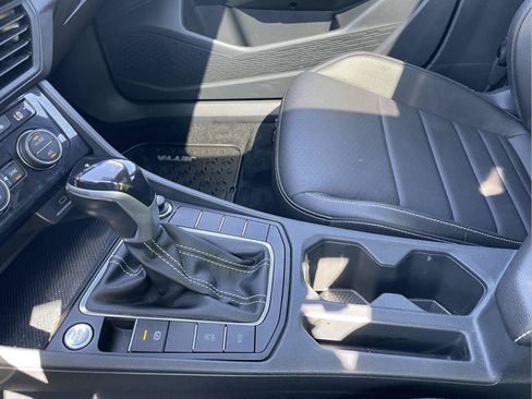 Used 2023 Volkswagen Jetta SE w/ Panoramic Sunroof Package FWD image 29