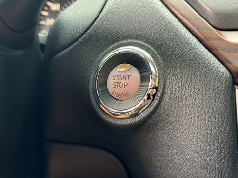 Used 2017 Nissan Pathfinder Platinum AWD/4WD image 24