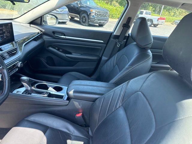 Used 2025 Nissan Altima 2.5 SR w/ SR Premium Package FWD image 10