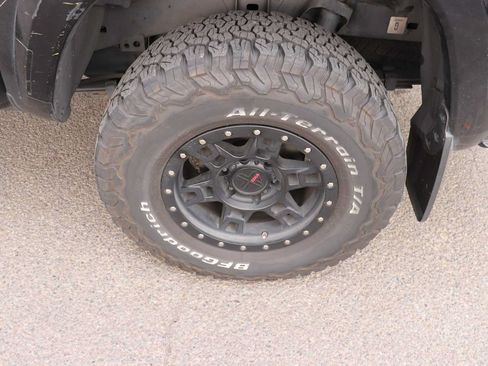 Used 2016 Toyota Tacoma Limited w/ Towing Package AWD/4WD image 9