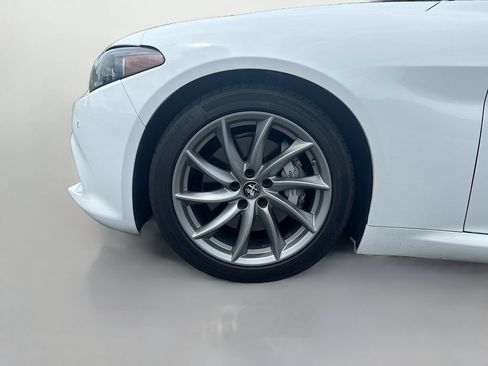 Used 2024 Alfa Romeo Giulia Sprint RWD image 13