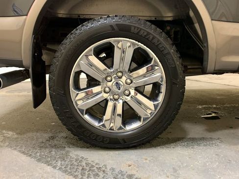 Used 2018 Ford F150 Lariat w/ Equipment Group 502A Luxury AWD/4WD image 16