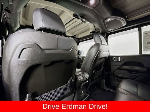 Used 2025 Jeep Wrangler Unlimited Sahara w/ Safety Group AWD/4WD image 25