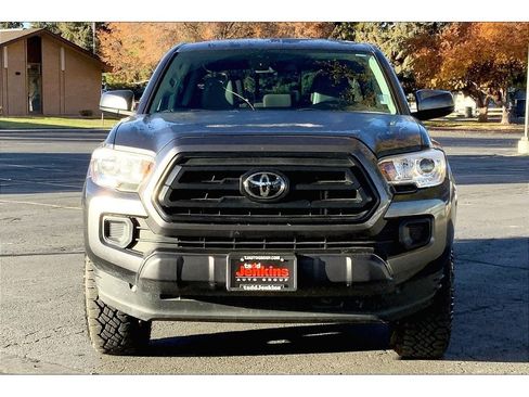 Used 2022 Toyota Tacoma SR image 3