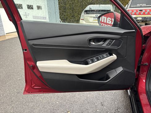 Used 2023 Honda Accord Touring image 9