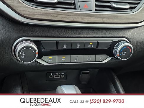 Used 2025 Nissan Altima 2.5 SV FWD image 19
