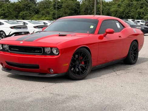 Used 2010 Dodge Challenger SRT8 RWD image 3