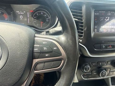 Used 2021 Jeep Cherokee Latitude Lux AWD/4WD image 19