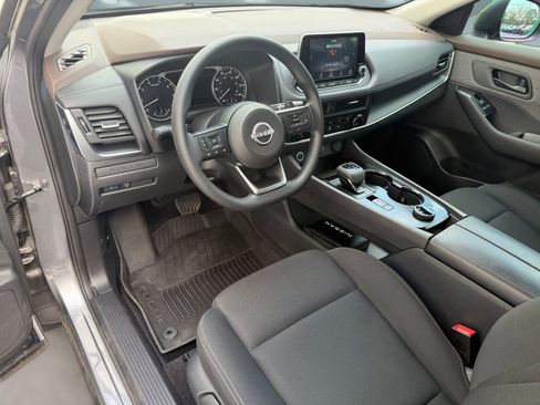 Used 2023 Nissan Rogue S image 4