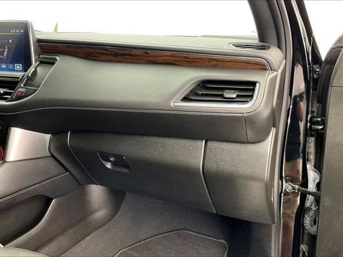 Used 2023 Chevrolet Tahoe Premier AWD/4WD image 15